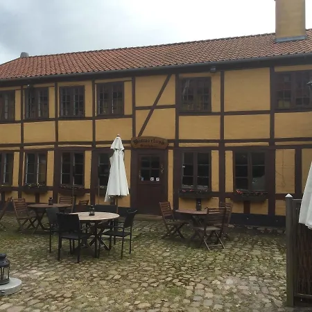 호텔 Postgaarden 3*